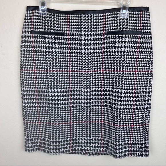 Talbots Dresses & Skirts - Classic houndstooth pattern knee-Length straight skirt-12P